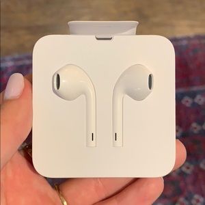 Never been worn apple head phones